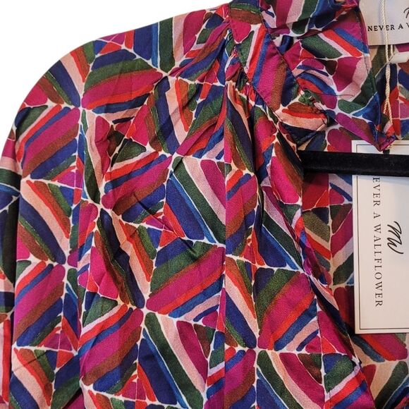 Never A Wallflower Women's Pink Geometric Ruffle Neck Blouse Size S NWT - Picture 4 of 7
